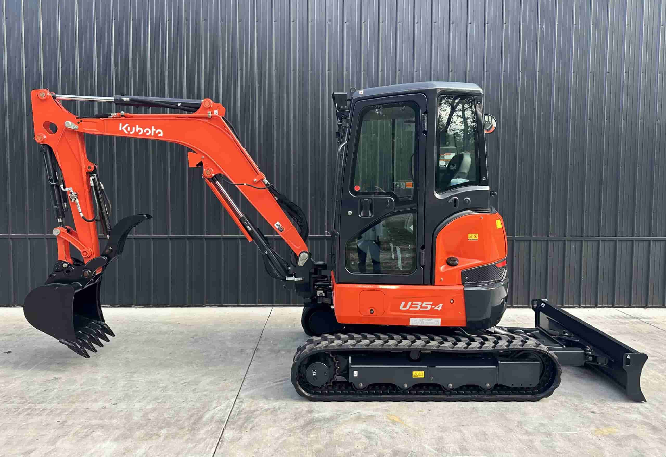 2021 KUBOTA U35-4
